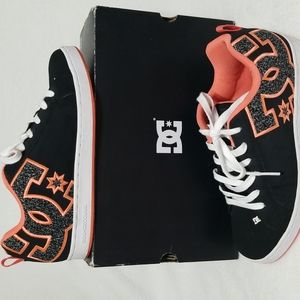 DC Court Graffik size 10.5  Black/Coral color